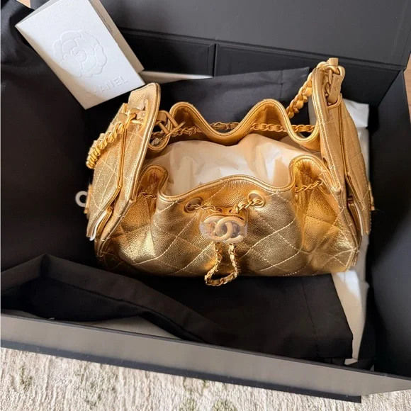 CHANEL 25 MINI HANDBAG in gold - Picture 5 of 9